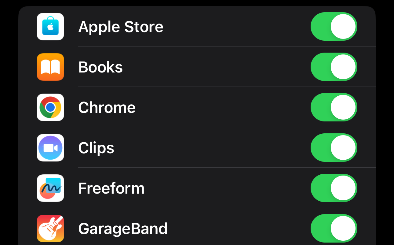 Переключатели фоновой активности для приложений на iPhone.