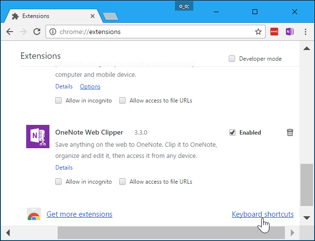 Ссылка «Сочетания клавиш» в правом нижнем углу страницы расширений