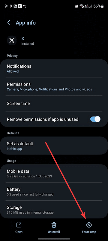 Opção Forçar Parada nas configurações do app no Android