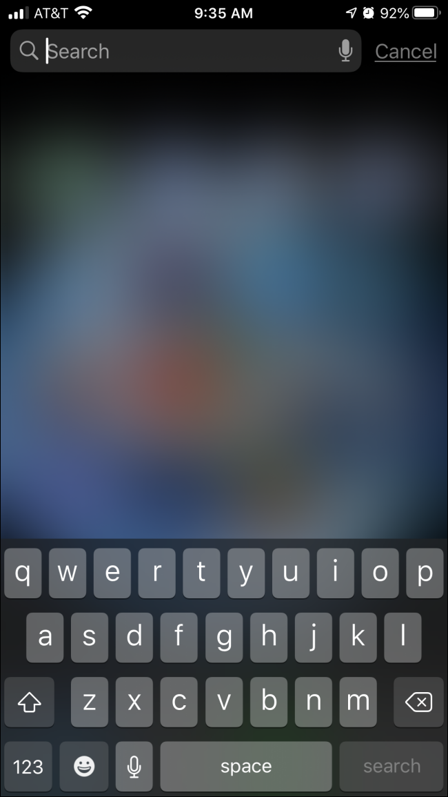 Экран поиска Spotlight с подсказками и результатами
