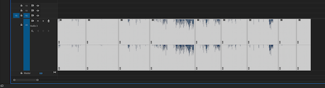 Выделенные клипы в таймлайне Premiere Pro