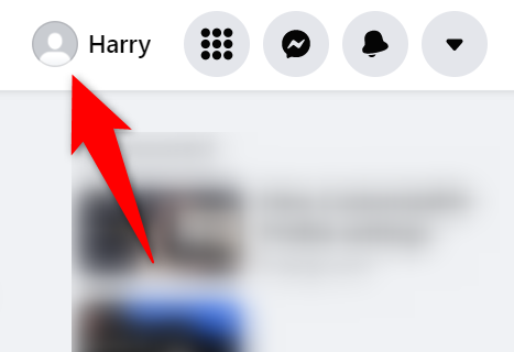 Нажмите на иконку профиля в правом верхнем углу страницы.