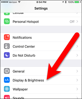 Экран и яркость в настройках