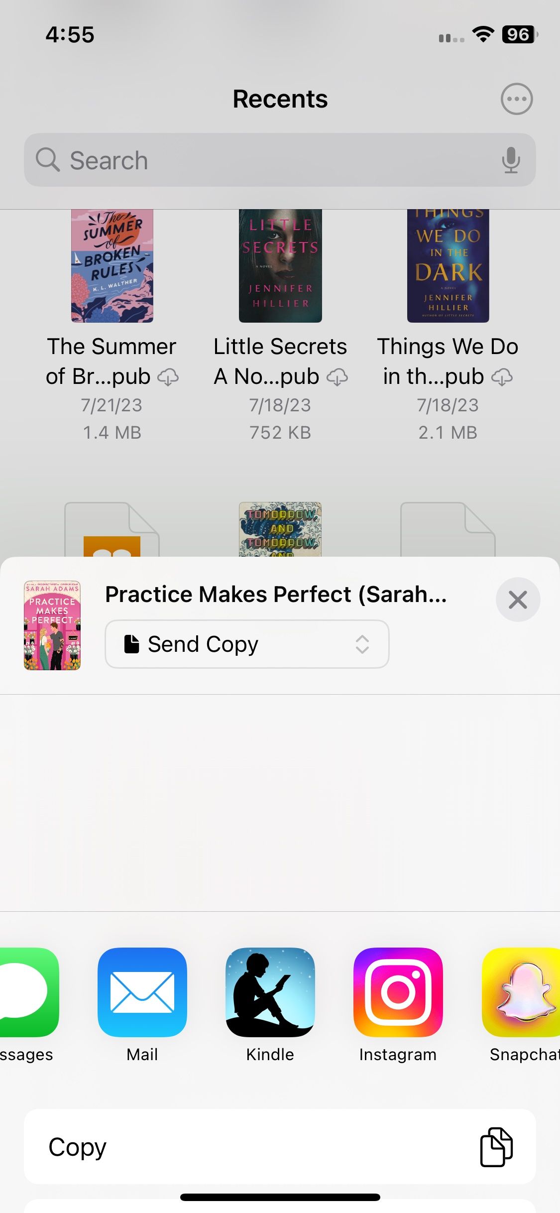 Меню общего доступа файла на iOS
