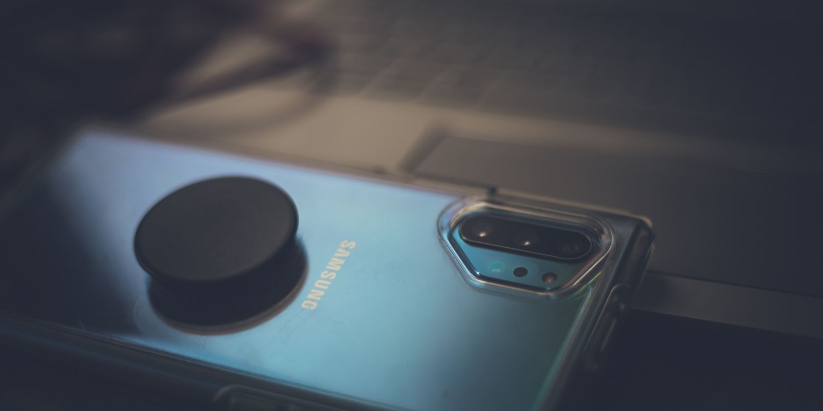 держатель-рукоять на телефоне