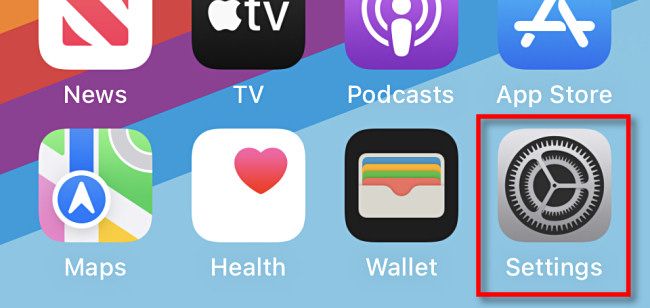 На iPhone нажмите иконку шестерёнки, чтобы открыть Настройки.