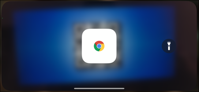 Сканер кодов открывает действие QR-кода в назначенном приложении