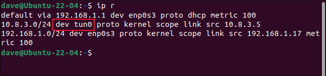 Вывод команды ip r с приватным туннелем tun0, показывающий изменённый маршрут по умолчанию.