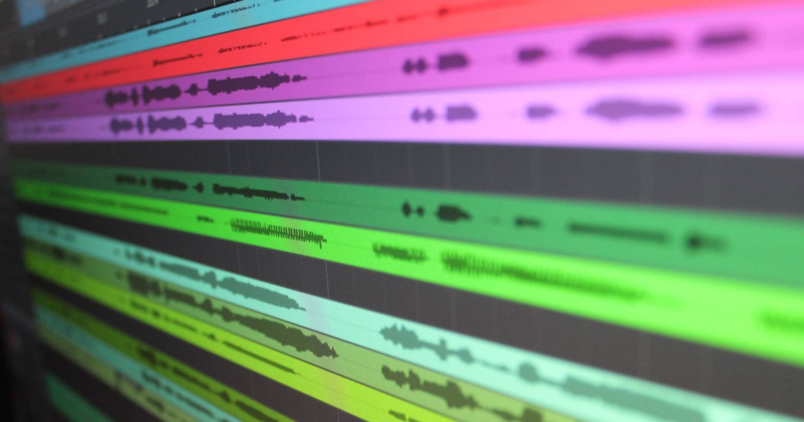 Звуковые волны на экране компьютера