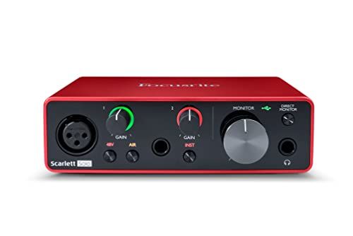 Аудиоинтерфейс Focusrite Scarlett на столе
