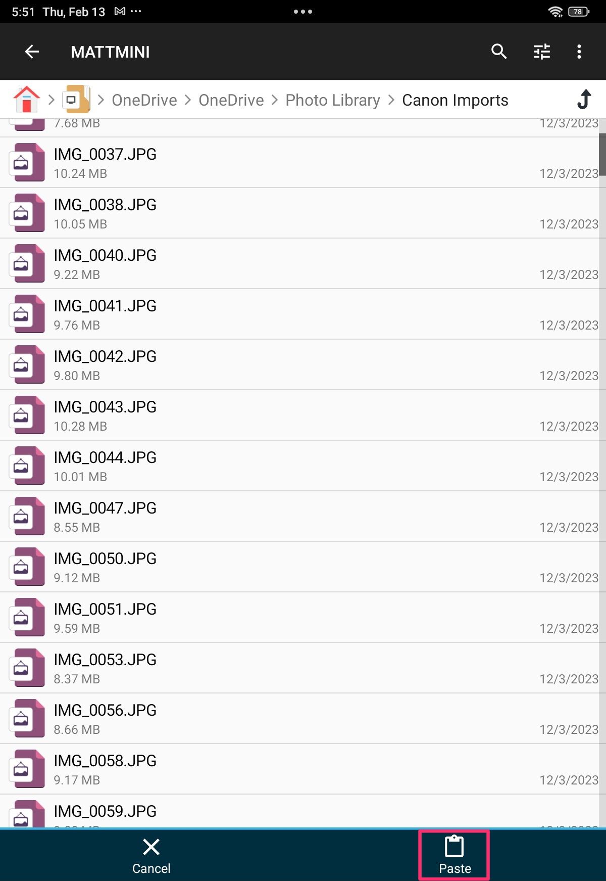 Откройте папку-шар на Mac и вставьте файлы.