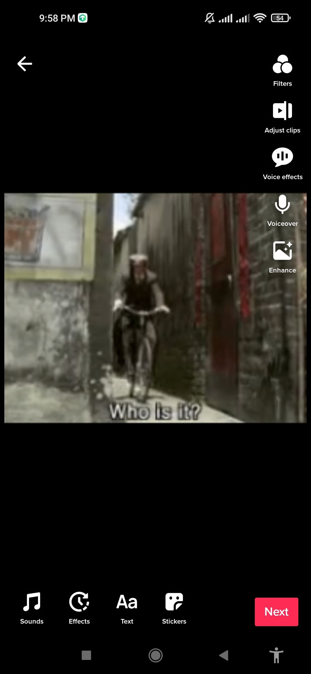 Экран с кнопкой Эффекты в интерфейсе TikTok