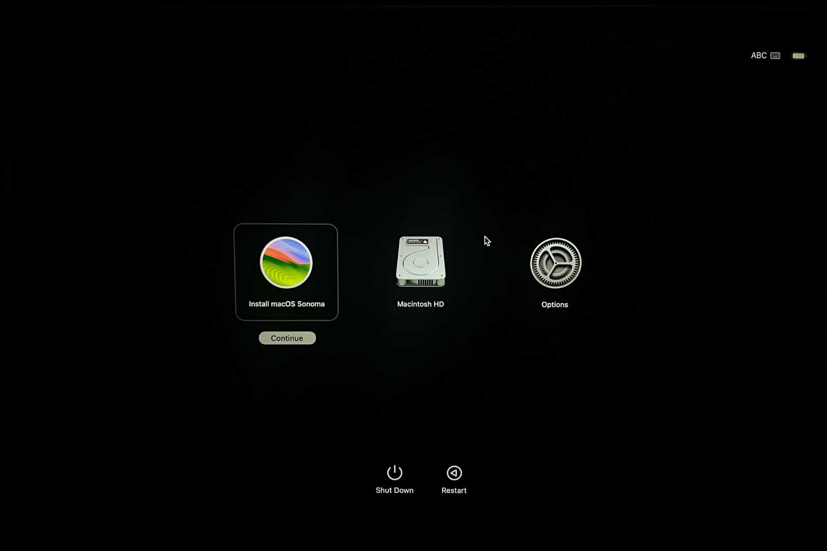 Меню выбора загрузки macOS с опцией установки Sonoma