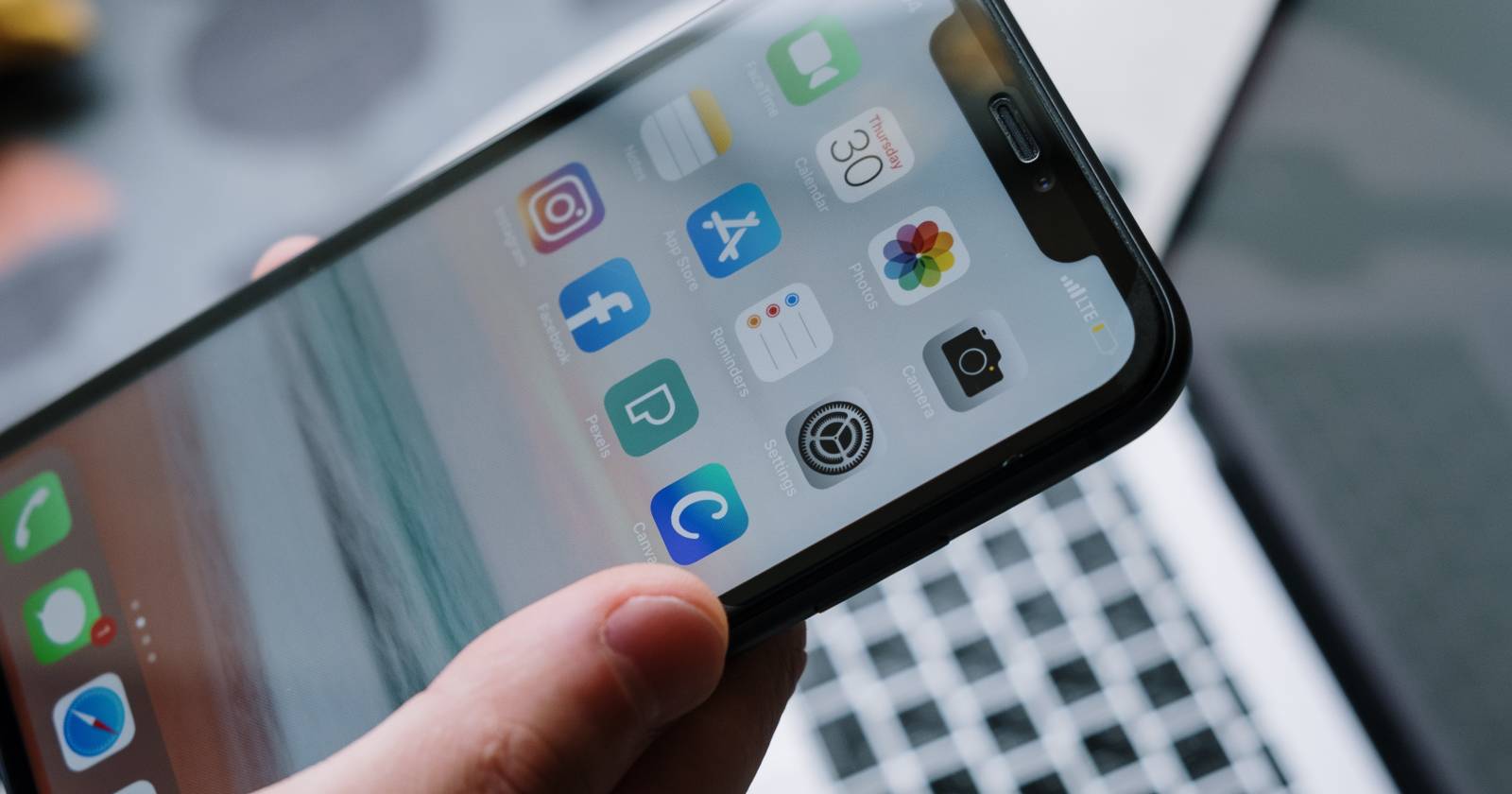 Как открыть Accounts Center в Facebook и Instagram