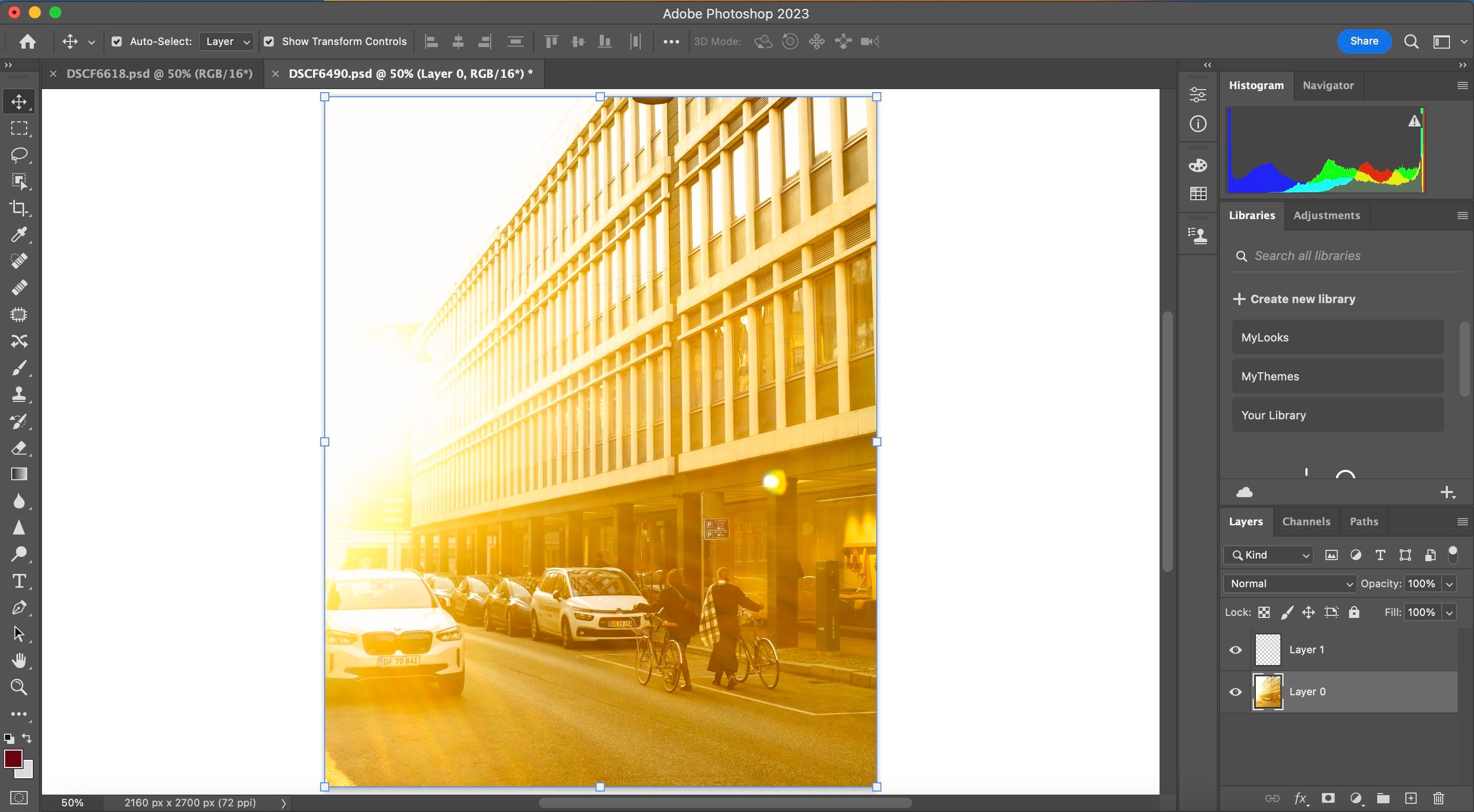Гистограмма Camera Raw с предупреждением об обрезке светов