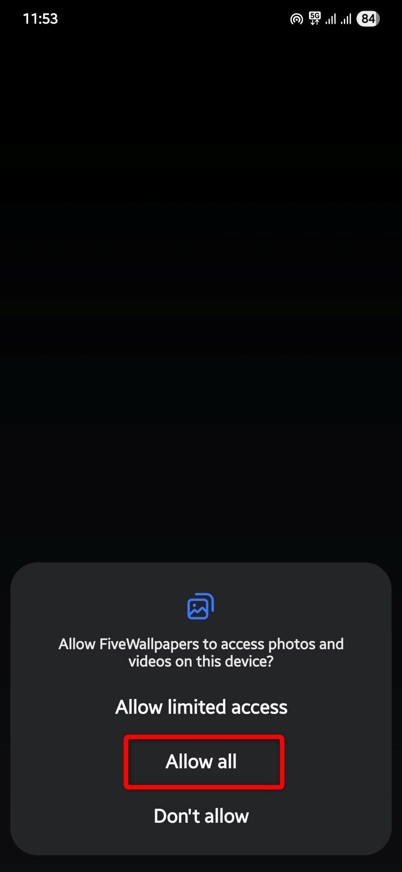 Schermata che mostra la richiesta di permesso dell'app FiveWallpapers
