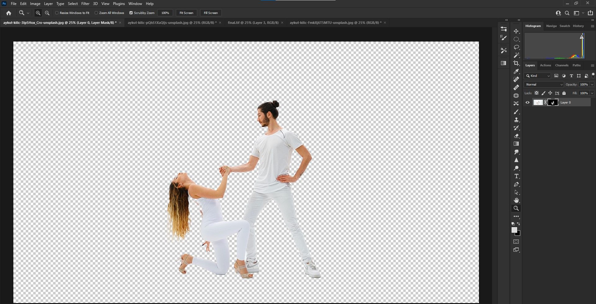 Фон удалён с кадра танцоров с помощью маски слоя