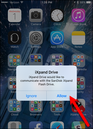 Разрешение приложения iXpand на доступ к накопителю
