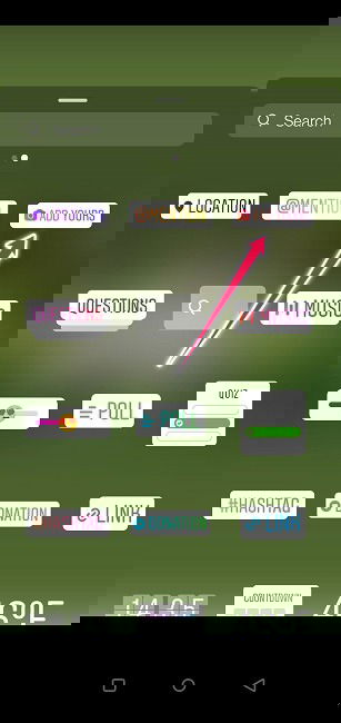 Выбор стикера Add Yours в панели стикеров