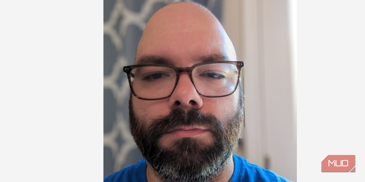 Селфи со штативом и Bluetooth‑пультом