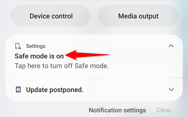 Тапните по уведомлению «Безопасный режим включён».