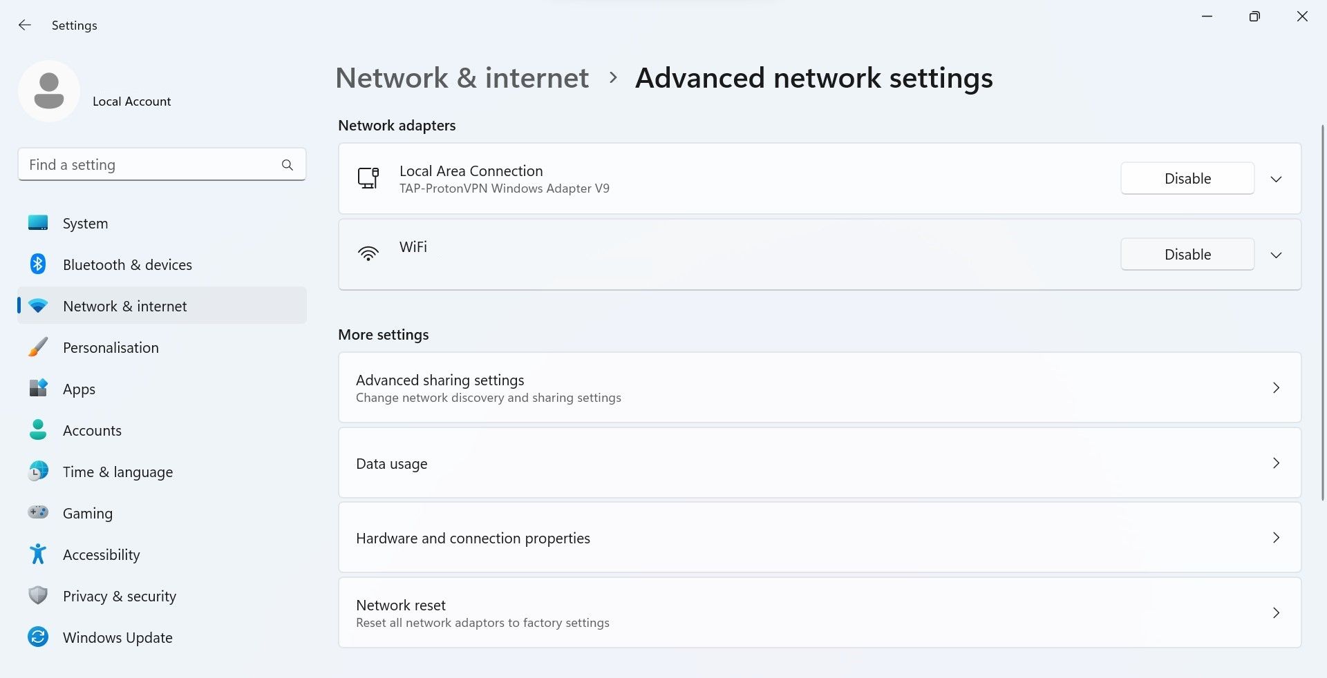 Нажмите Отключить рядом с вашим сетевым подключением в Параметрах Windows