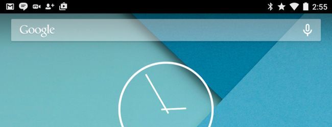 Скриншот Android с поисковой строкой Google на домашнем экране