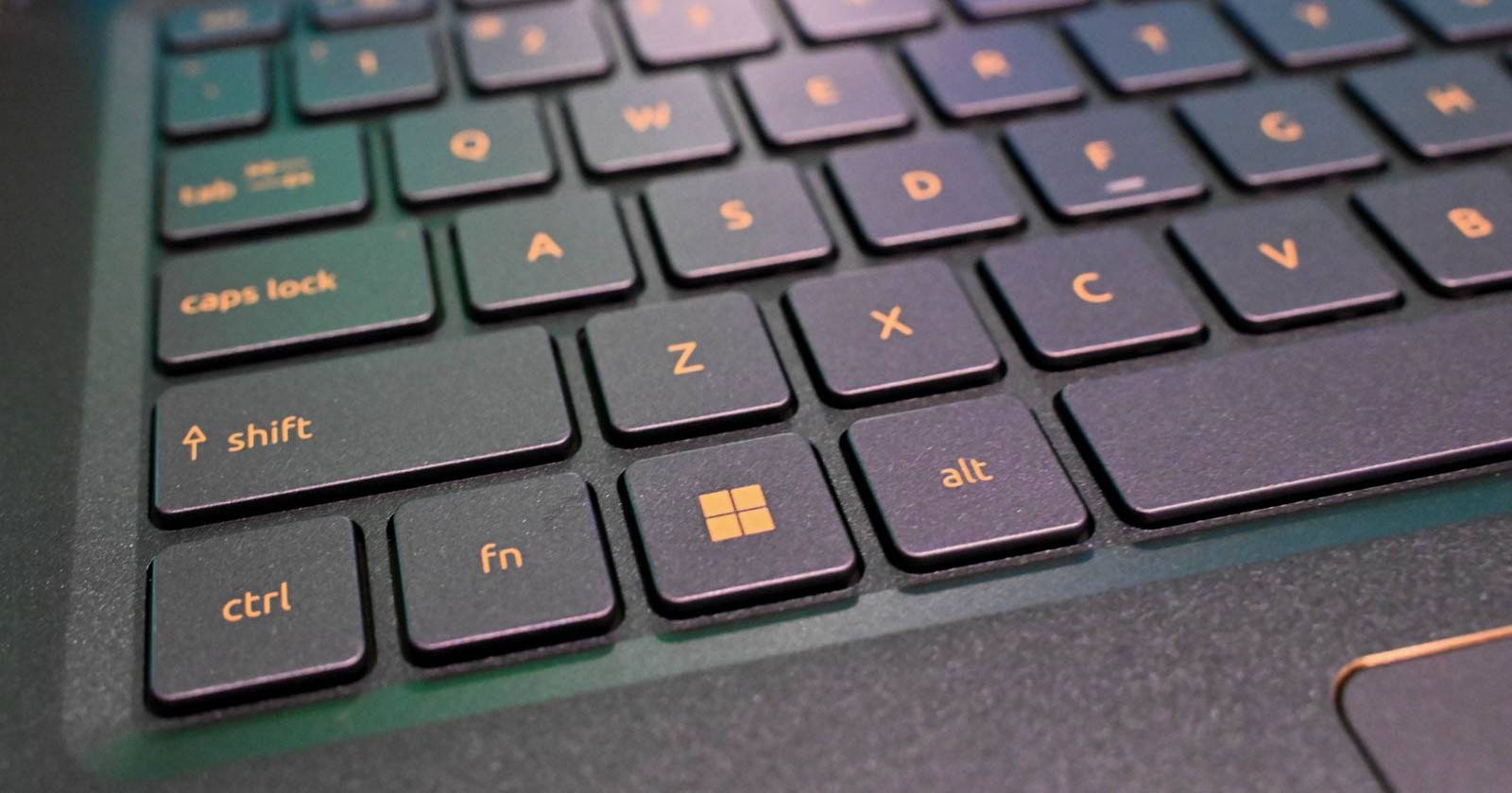 Крупный план клавиш на клавиатуре Acer Swift 14