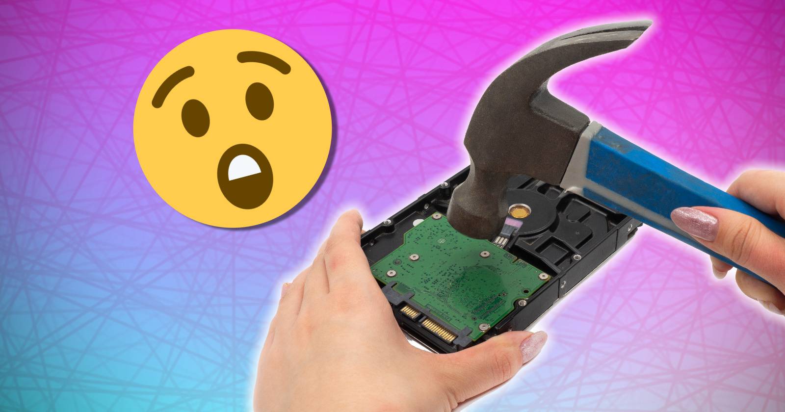 SSD, разбиваемый молотком на рабочем столе