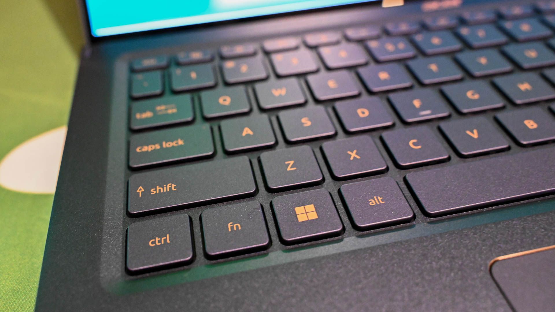 Notepad++: заменить разделитель на перенос строки