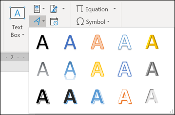 Выбор стиля WordArt в меню