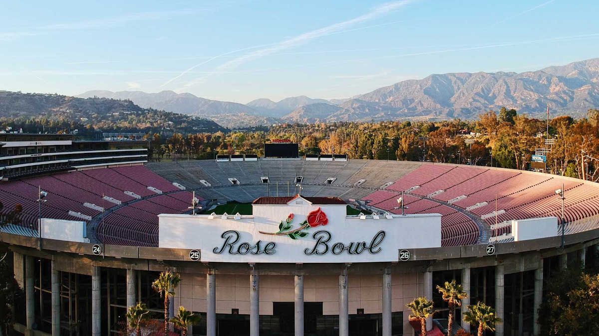 Как смотреть Rose Bowl 2023 онлайн
