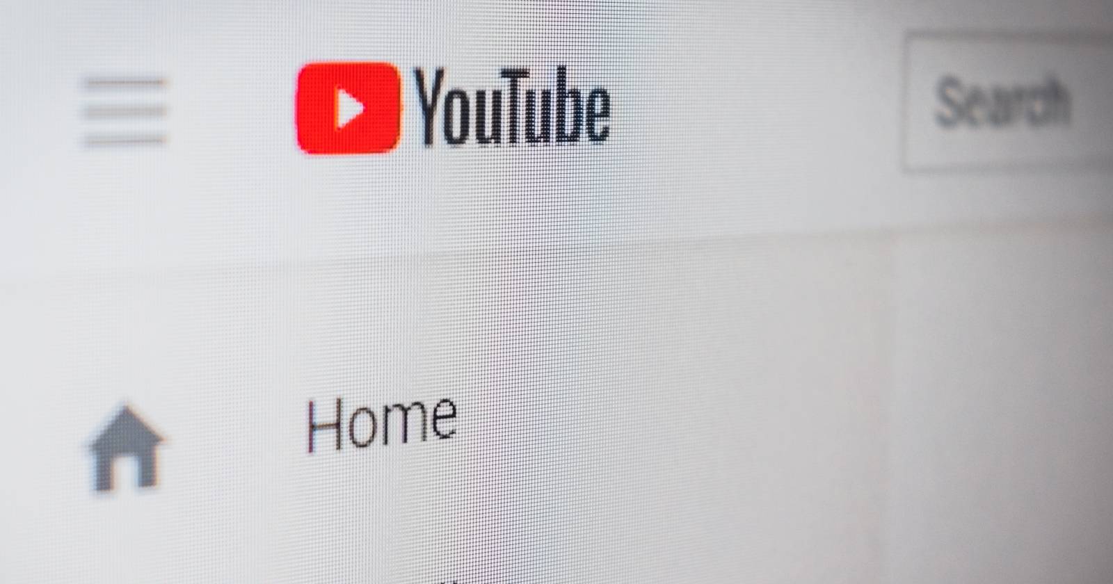 Главная страница YouTube на телевизоре
