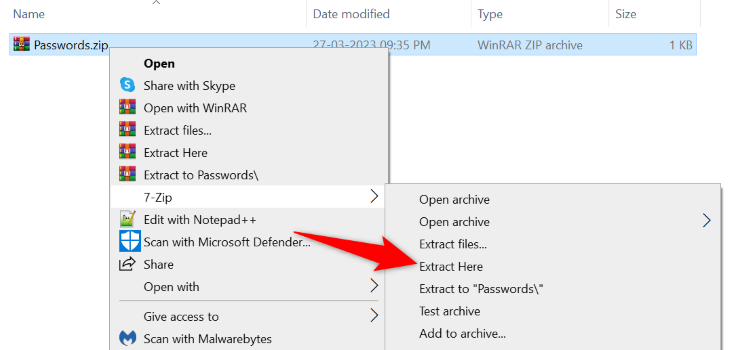 Выберите 7-Zip > Извлечь здесь.