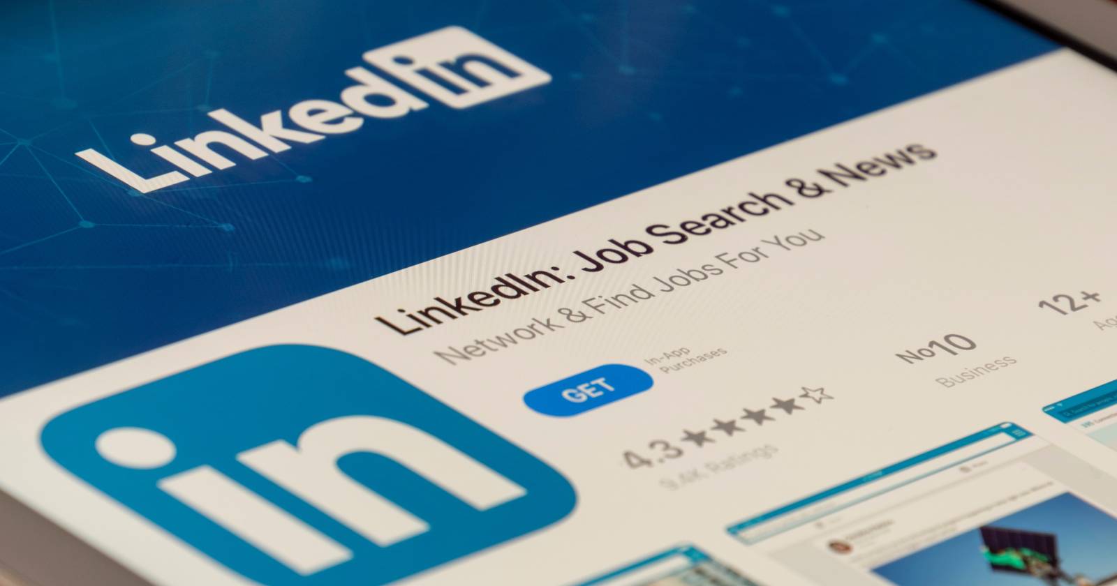Фото приложения LinkedIn в App Store на iPad