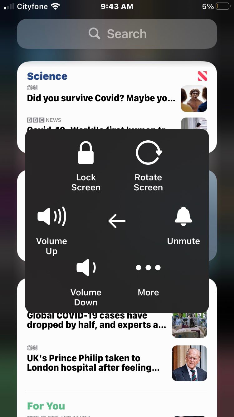 Экран опций AssistiveTouch с выбором действий устройства