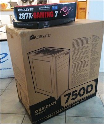 Комплект документации и запасных крепежей в коробке с материнской платой