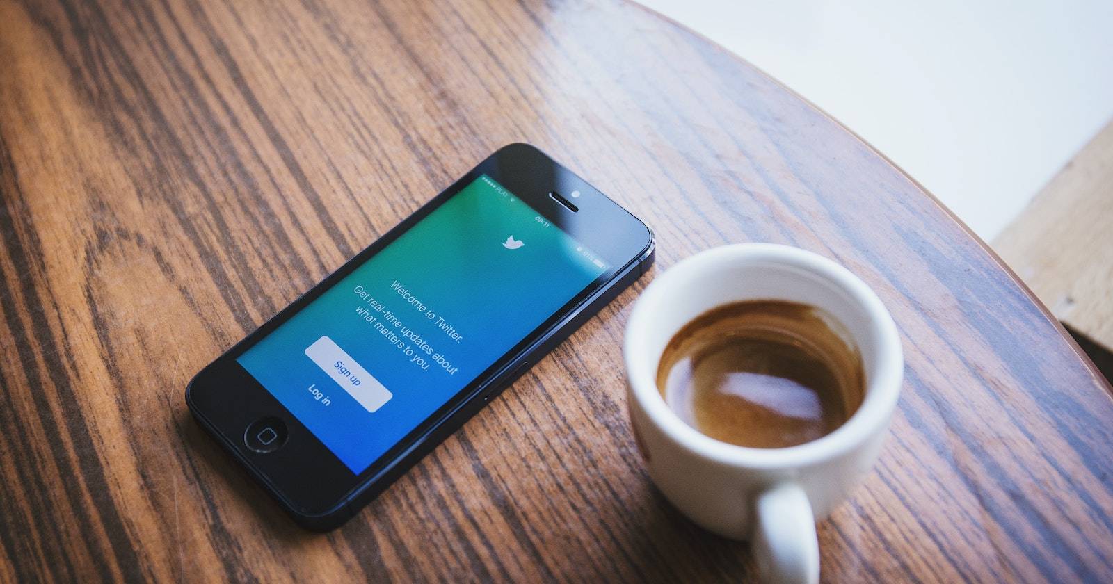 Запуск приложения Twitter на мобильном устройстве