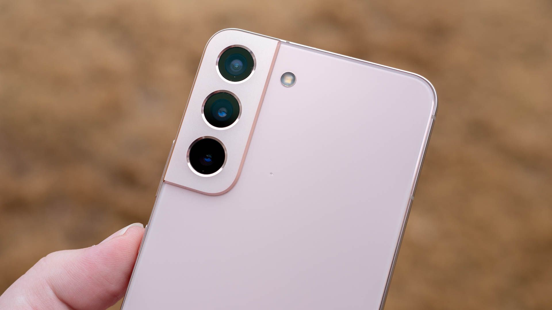 Как переключить камеру в Omegle на iPhone и Android