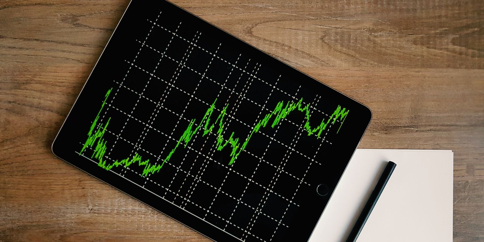 Графики, показанные на планшете iPad