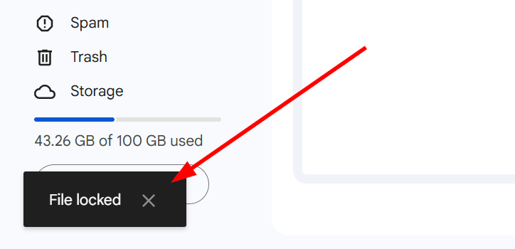 Всплывающее подтверждение в левом нижнем углу экрана, подтверждающее успешную блокировку файла.