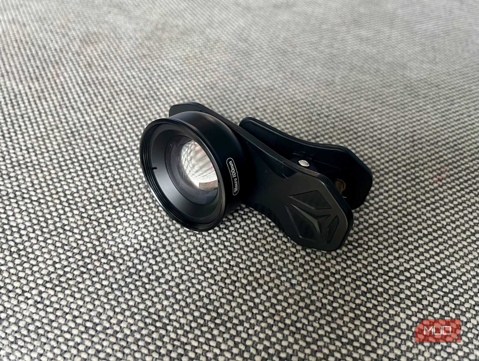 Клип‑он макрообъектив для смартфона