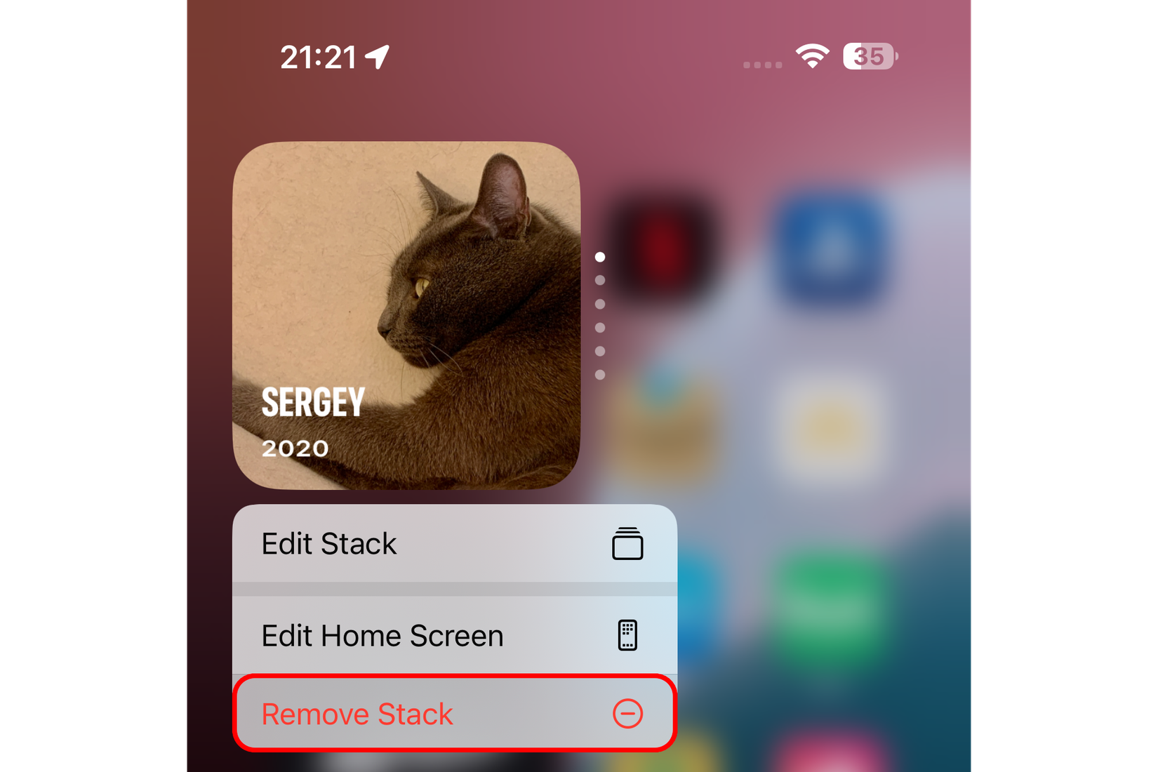 Primo piano di un widget Foto con l'opzione Rimuovi stack nel menu annotata.