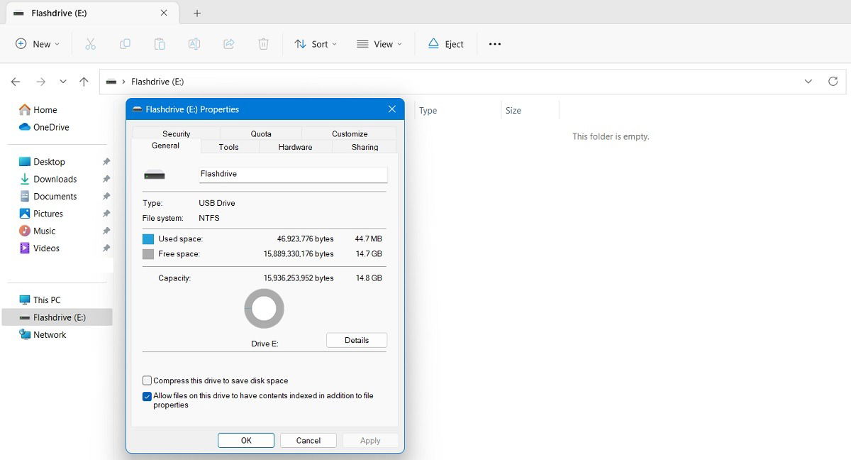 Подключение USB-накопителя к компьютеру Windows.
