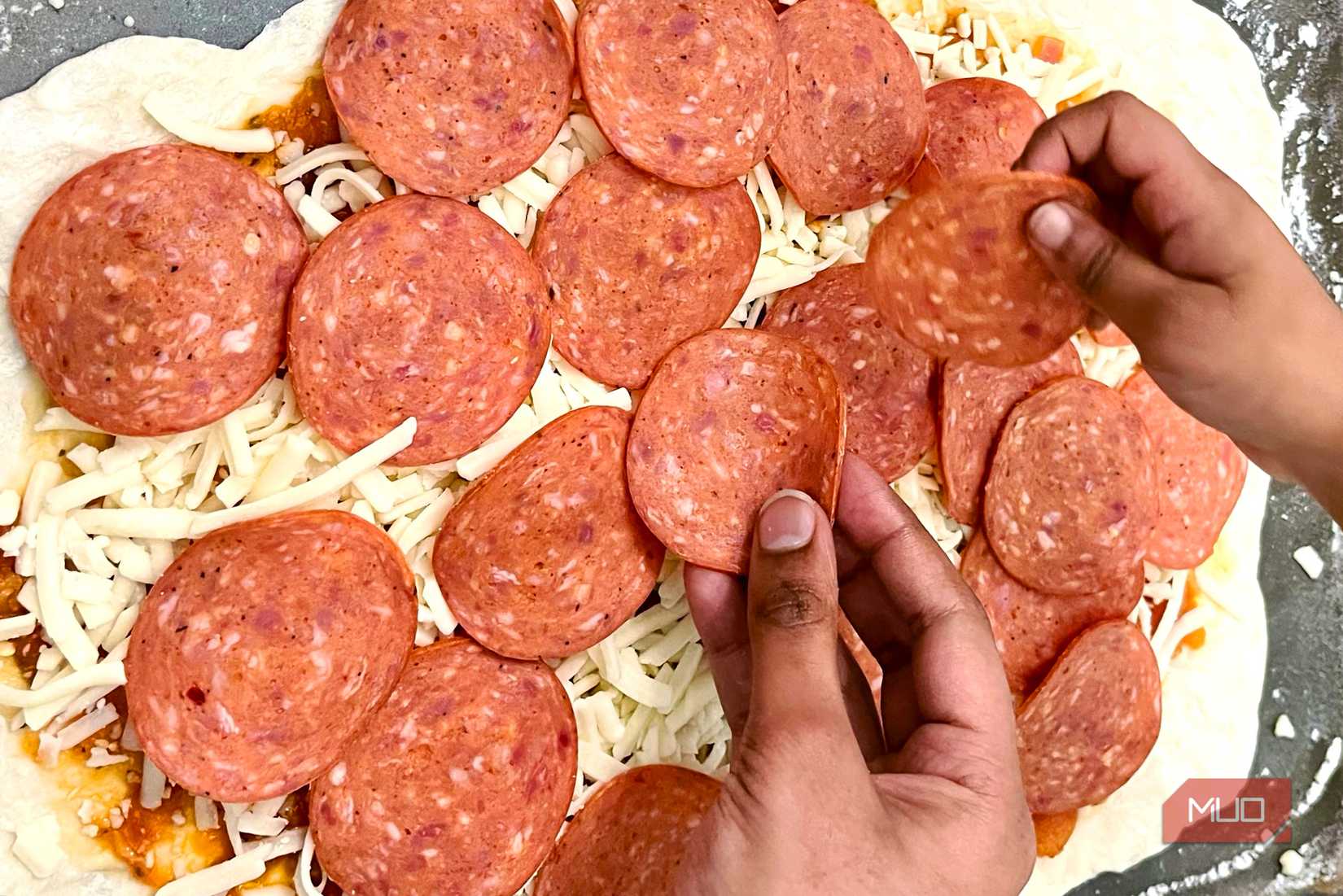 Приготовление пиццы в процессе