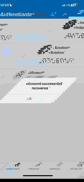 Сообщение об успешном восстановлении аккаунтов в Microsoft Authenticator на iPhone