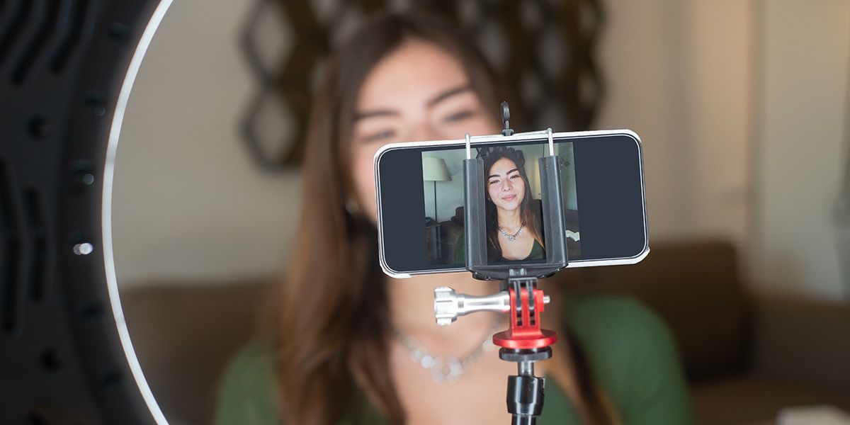 Съёмка iPhone со светом-кольцом