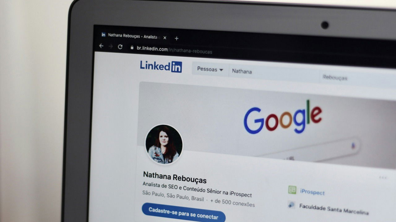 Как загрузить резюме в LinkedIn