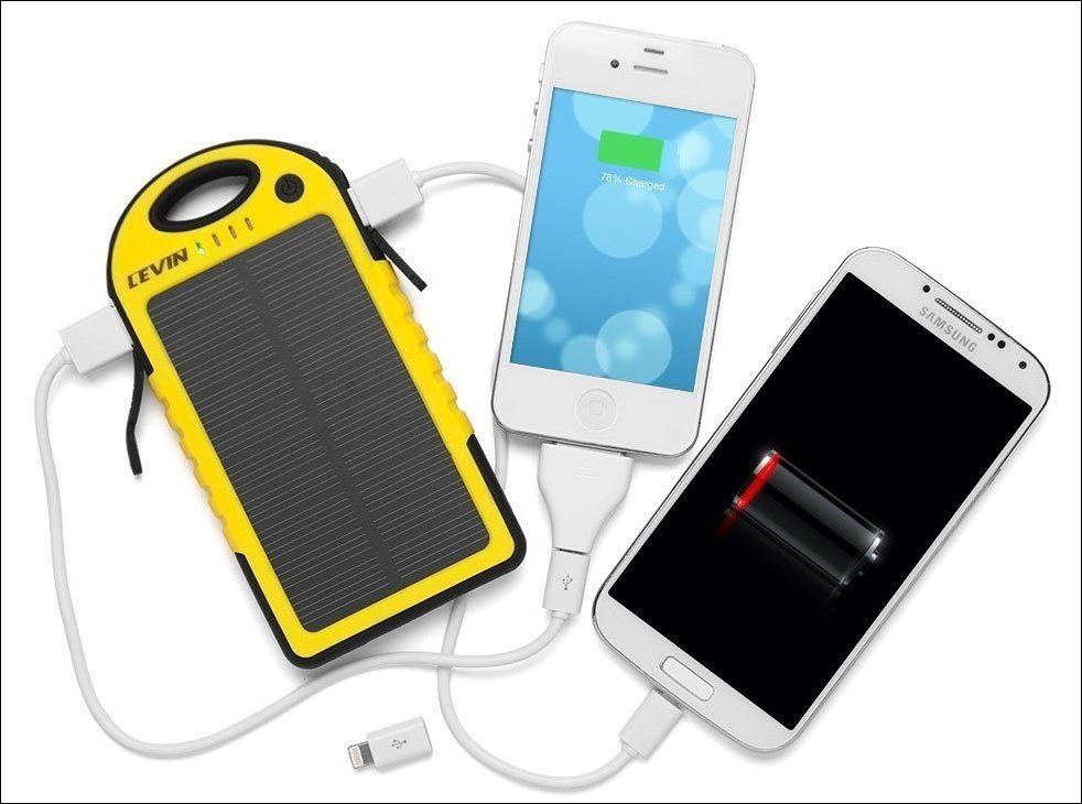 Chargeur solaire Levin durable et étanche dans un sac de randonnée