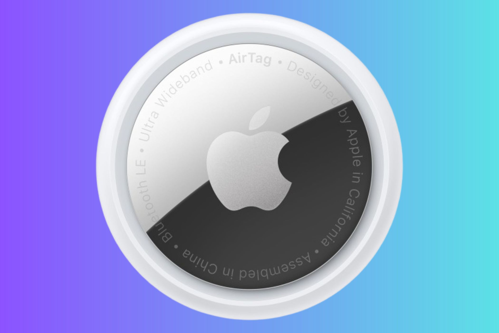 Apple AirTag на градиентном фоне